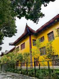 貴陽·西普陀寺 西普陀原名白雲寺， 始建於康熙六年（公元1667年），迄今三百餘年歷史。史載，臨濟。