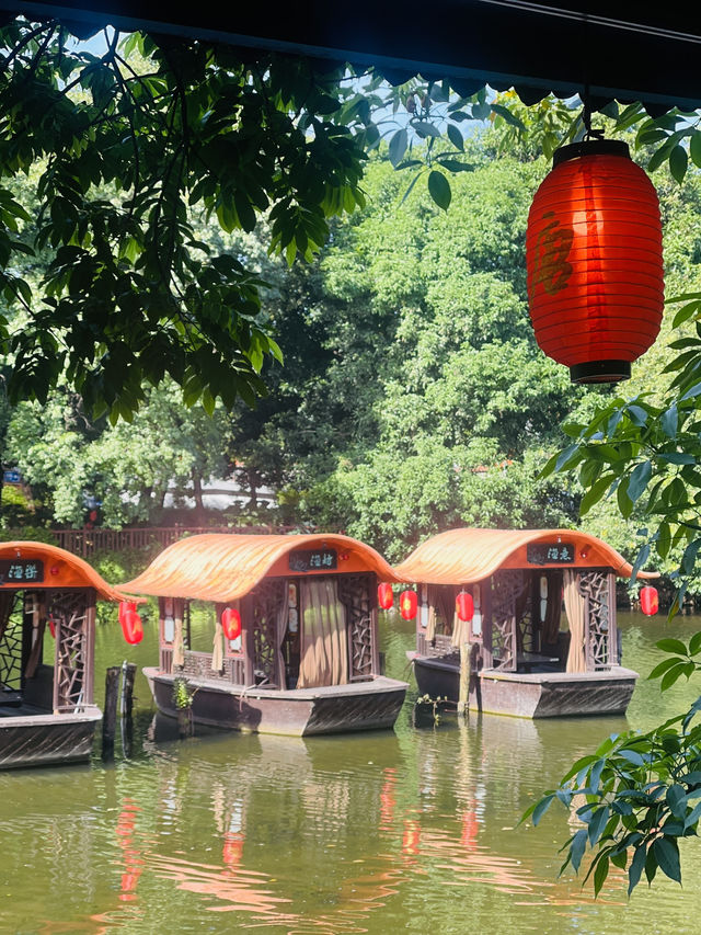 📍廣州唐荔園｜倚湖品茶，賞倒影斑駁🏮