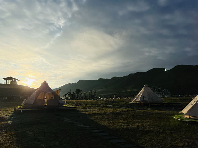 畢節阿西里西 帳篷外的風景