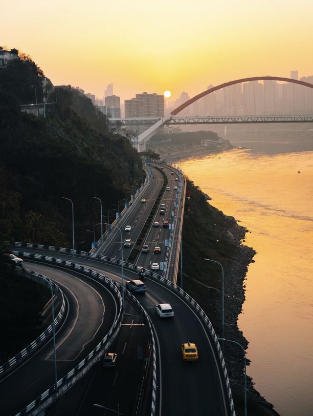 從這個角度看山城，氛圍感簡直拉滿