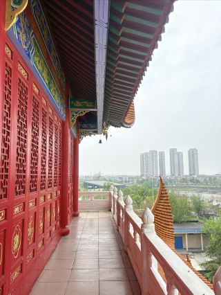 Visit the famous Donglin Temple in Honghu.