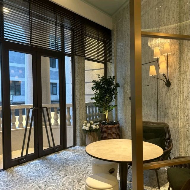 香港銅鑼灣打卡新熱點！巨型蝴蝶結+法式浪漫酒店夢幻破表🦋