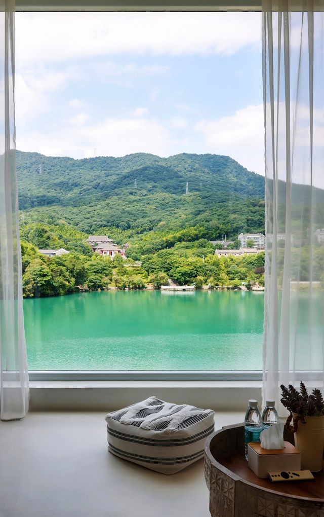 就喺東江湖邊，想同男朋友無限續住嘅一間民宿