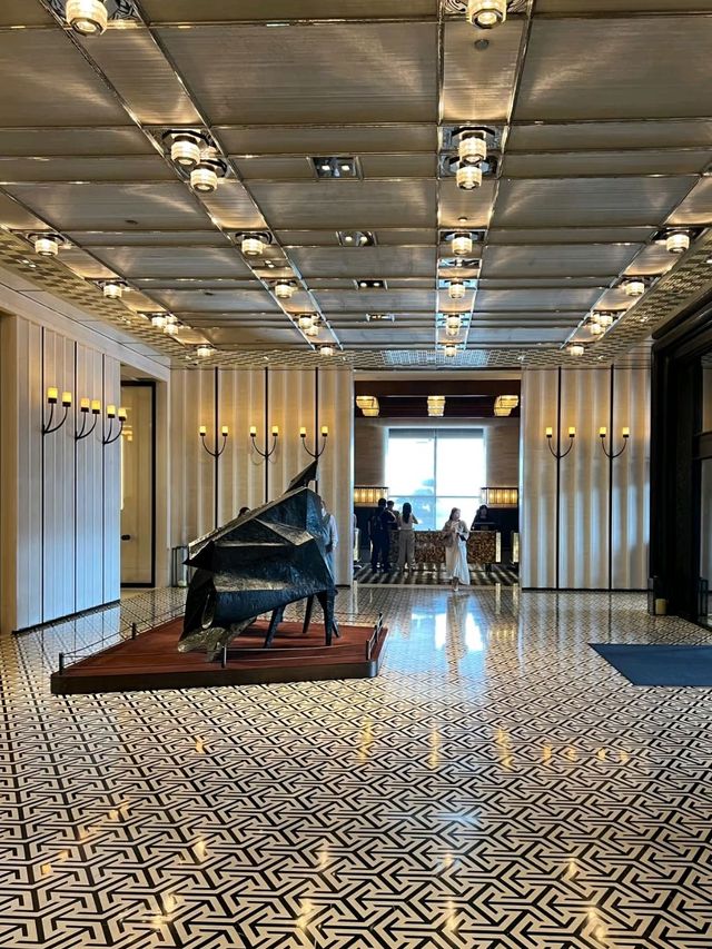 Rosewood HK | Trends come and go, but style endures. 🇭🇰