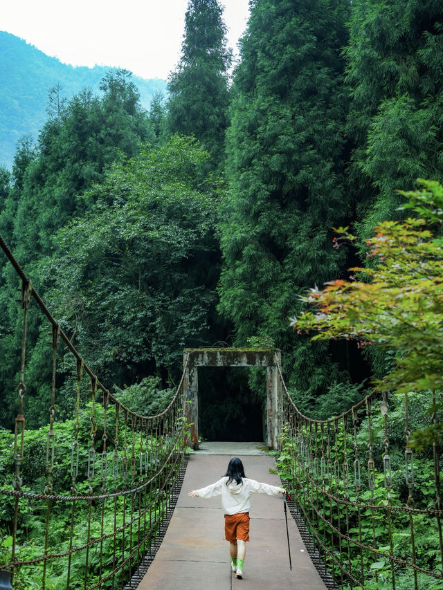 逃離成都40℃高溫！嚟呢度避暑行山玩水～