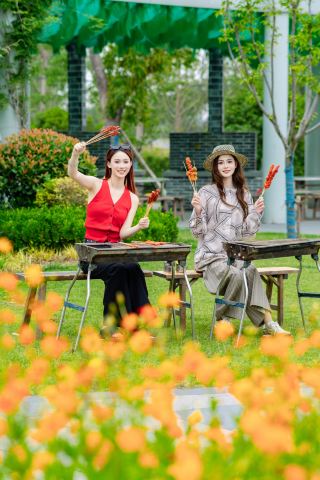 전원에서의 환상적인 유산, 시적인 시골 호수와 산의 풍경! 보물 같은 가족 놀이공원