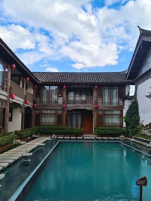在麗江古城，我遇見一個家，叫做泊心雲舍。