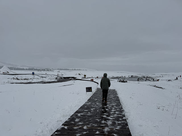 下雪的伊犁那拉提空中草原