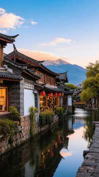 山寺隱於青翠間