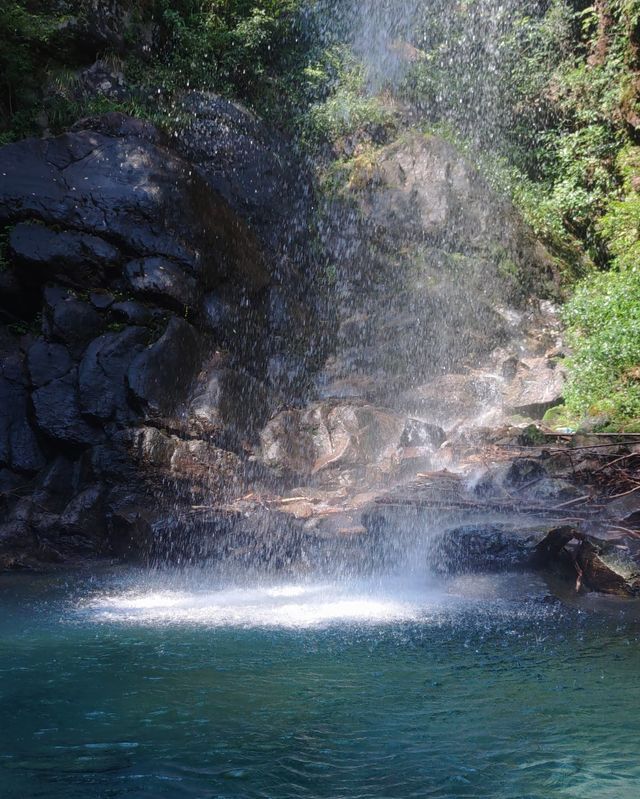 隱藏版瀑布仙境 隱藏版瀑布仙境