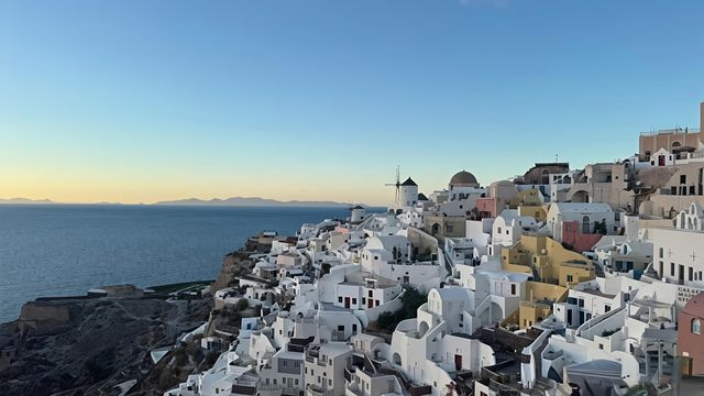 在聖托里尼藍白秘境，把日落和浪漫焊在鏡頭裡～