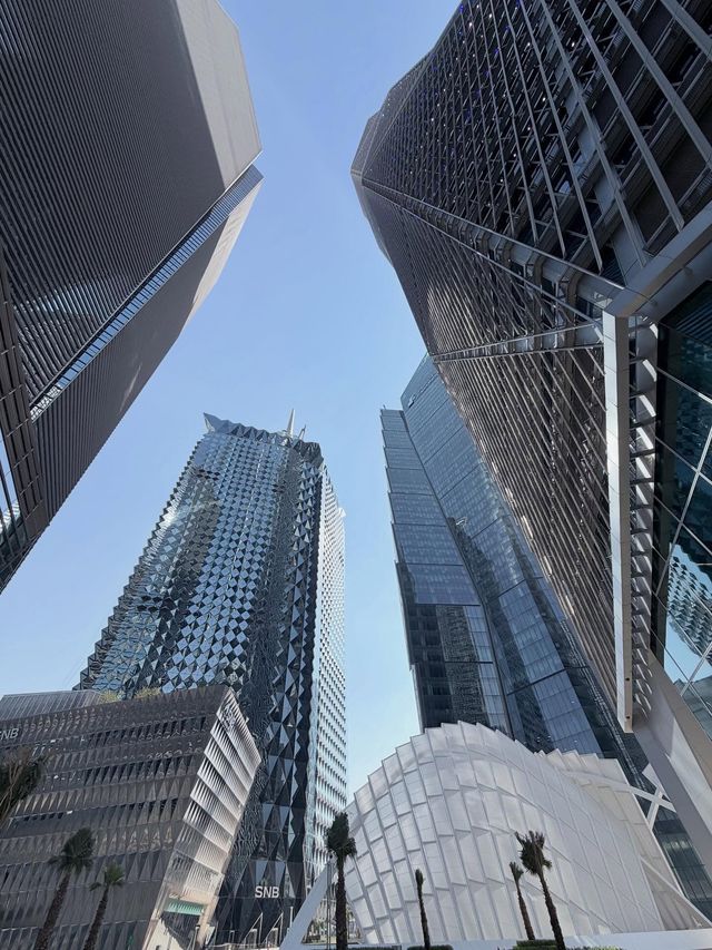 TIME TRAVELER'S DREAM: Kolaborasi Epic Masa Lalu & Masa Depan di Jeddah TIME TRAVELER'S DREAM: Kolaborasi Epic Masa Lalu & Masa Depan di Jeddah