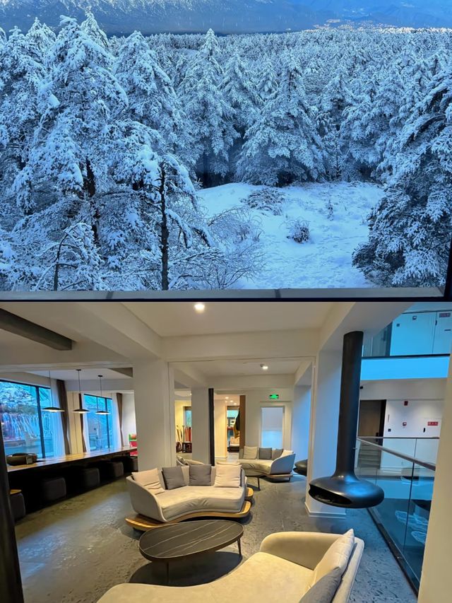 峨眉山金頂必住酒店