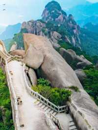 傳說天柱山是：「天帝的寶座」，古時仙人曾在此煉丹