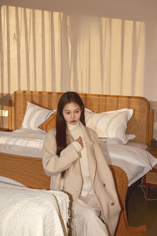 A hotel in the clouds overlooking Napa Sea