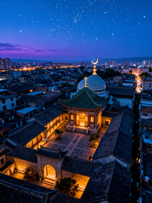 Hidden in a deep alley, an ancient temple! Chinese + Islamic style, perfect for photos