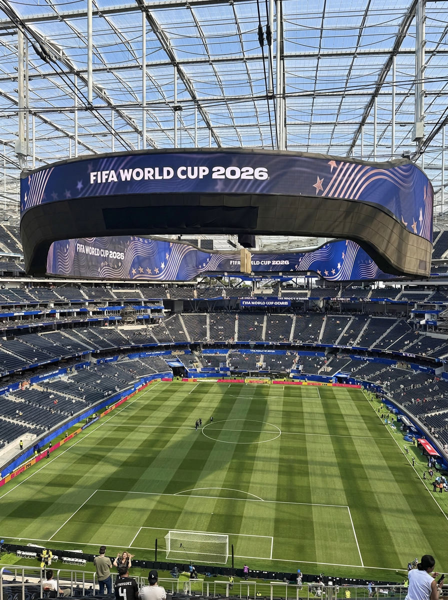 55億ドルを投じて建設されたSoFiスタジアムでワールドカップを観戦する