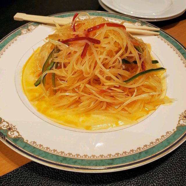 『佐賀』移転後も大人気の「中国料理　栄志」