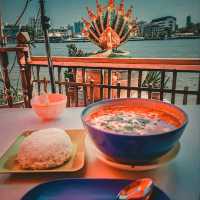 ร้านอาหารริมน้ำ เพชรเจ้าพระยา 