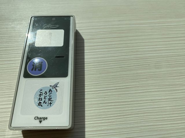 福岡空港。保安検査場内グルメ『あご出汁 うどん こがね丸』