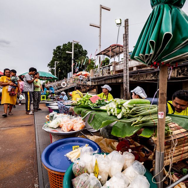 ลุยสุราษฎร์ฯ กับ ตลาดน้ำบ้านดอน 