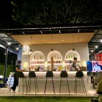 ร้านนั่งชิลสไตล์แคมป์ปิ้งในย่านศรีนครินทร์ 🥂⛺️
