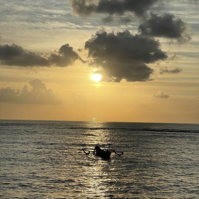 夕陽餘暉，彩霞滿天的Pizza晚餐 Pantai 海灘餐廳