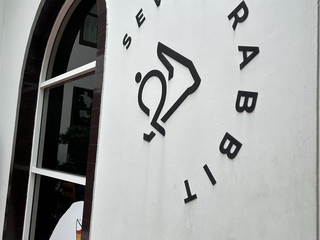 Seven rabbits coffee & tea