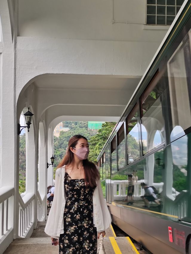 山頂纜車｜白色歐式車站｜白加道