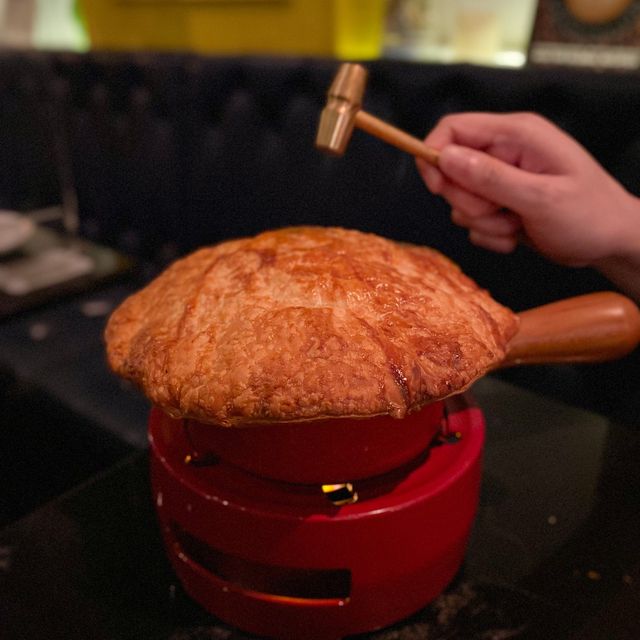 《中環親民法國菜🇫🇷｜必點龍蝦湯牛角包🥐》
