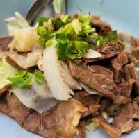 ก๋วยเตี๋ยวลิ้นวัวเฮียตี๋น้อย พยุหะคีรี นครสวรรค์