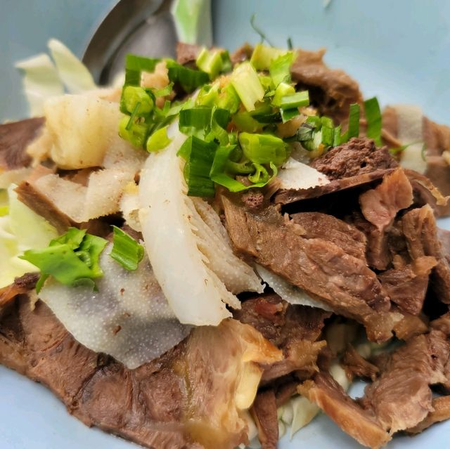 ก๋วยเตี๋ยวลิ้นวัวเฮียตี๋น้อย พยุหะคีรี นครสวรรค์