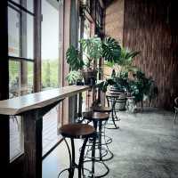 โรงนาคาเฟ่ 🌲🏡 สัมผัสธรรมชาติโอบกอด