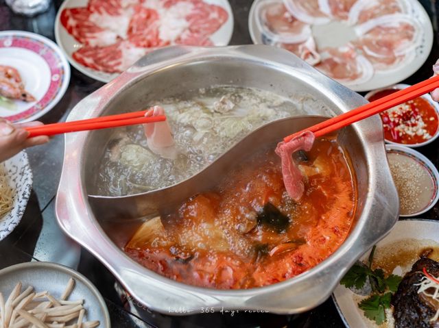 ร้าน เดือด 沸 บุฟเฟ่ต์ชาบูหม่าล่าหม้อไฟจีน ภูเก็ต