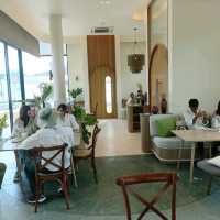 จิบกาแฟ ฟังเสียงคลื่น ที่ Boonta by The Beach