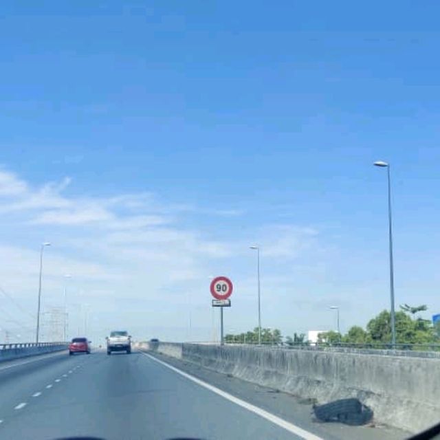 PULAU INDAH HIGHWAY WITH GREEN AND BLUE VIEW