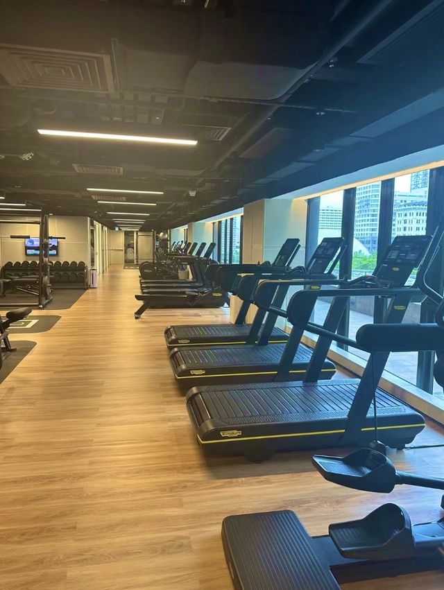 奢華與美景交相輝映，盡在香港麗晶酒店！🌆🏨