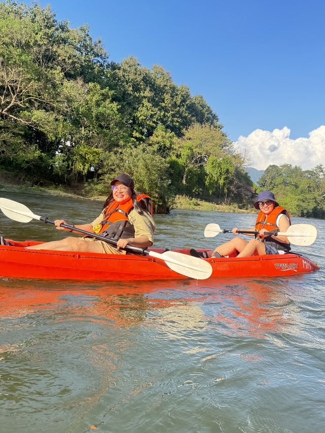 พายคายัค ล่องแม่น้ำซอง 📍วังเวียง ประเทศลาว