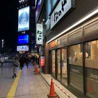 札幌　札幌観光　ススキノど真ん中　松のやロースかつ定食大満足！