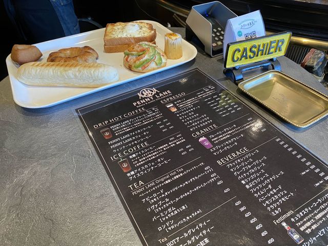 ビートルズが流れるベーカリー『BAKERY PENNY LANE』ソラマチ店