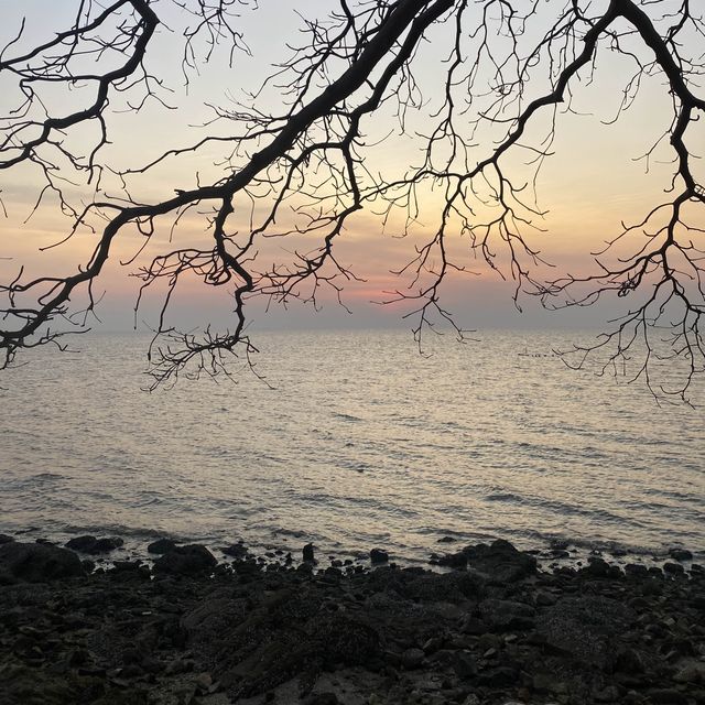 จุดชมวิวลับๆหาดบนเขาสามมุข 🏞️🌅