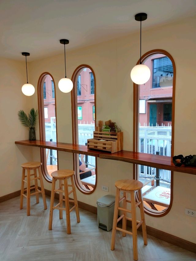 Jam Cafe & bakery