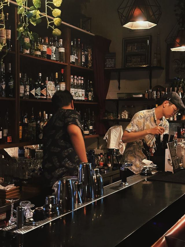 《台北》巷弄復古餐酒館 調酒超美超好喝-離城放感情