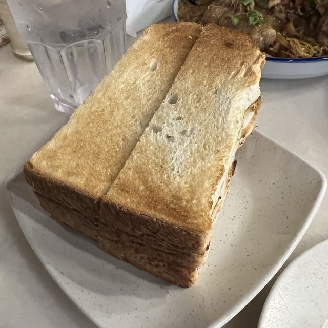 오래된 소문난 로컬 맛집, Ho kow hainam kopitiam