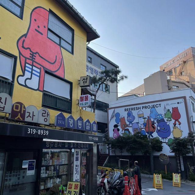 明洞：購物美食狂歡的天堂！🛍️💃