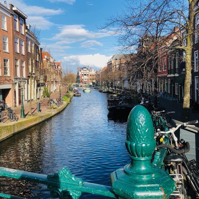 荷蘭🇳🇱萊頓市中心河岸景色🚤🛶
