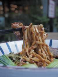 中環飯堂之足料牛肉拌麵 