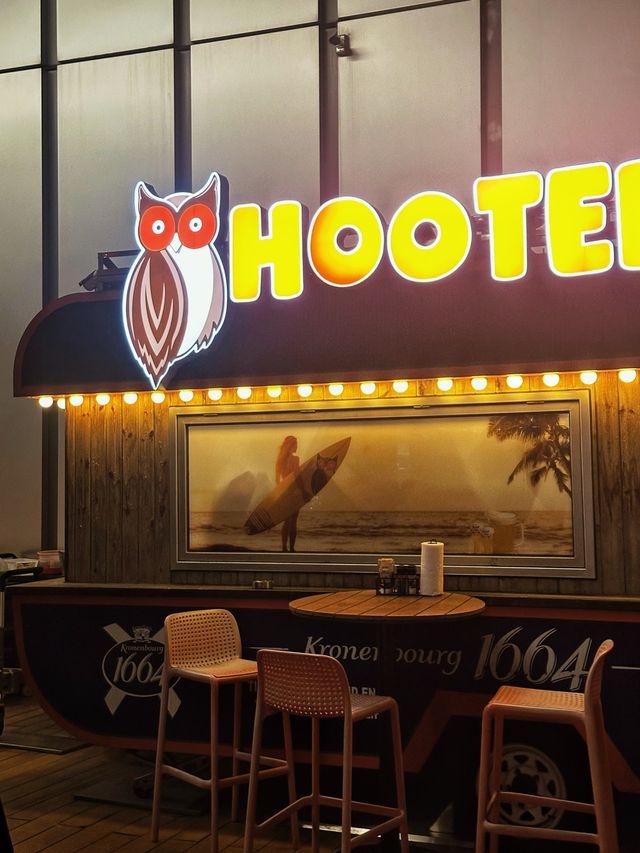 [台北] 超人氣美式運動酒吧 觀賞台北101的絕妙位置-HOOTERS 信義店