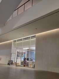 深圳海邊咖啡店，環境棒但咖啡和食物敷衍了事 