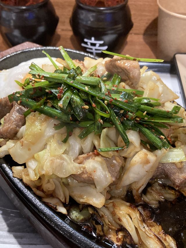 일본에서 건너온 스테미나 철판구이 맛집 ‘비쿠리야’